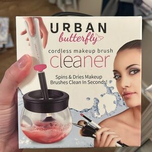 Urban Butterfly cordless makeup brush cleaner